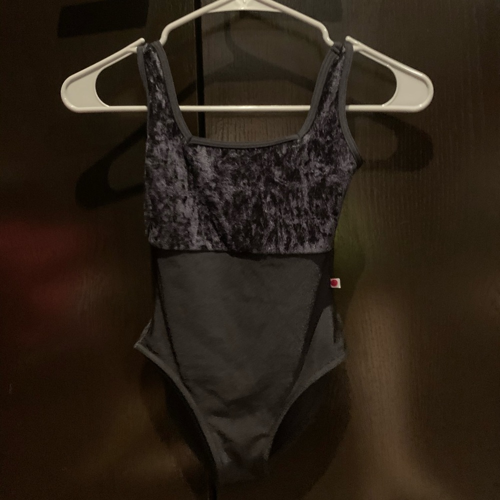 Brand new velvet marieke fully lined. High cut